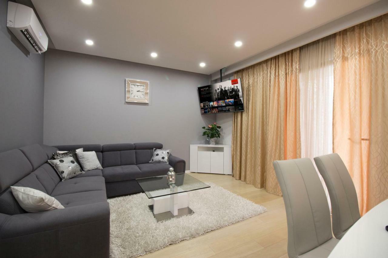 Apartment Deluxe NaNa Makarska Exterior foto